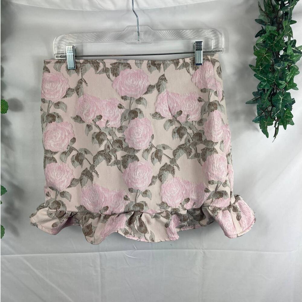 Shein floral ruffle bottom mini skirt light pink Size Mediu